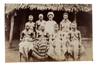 Ehefrauen von König Ja Ja, Nigeria, 1880er Jahre (Albuminabzug) von Unknown